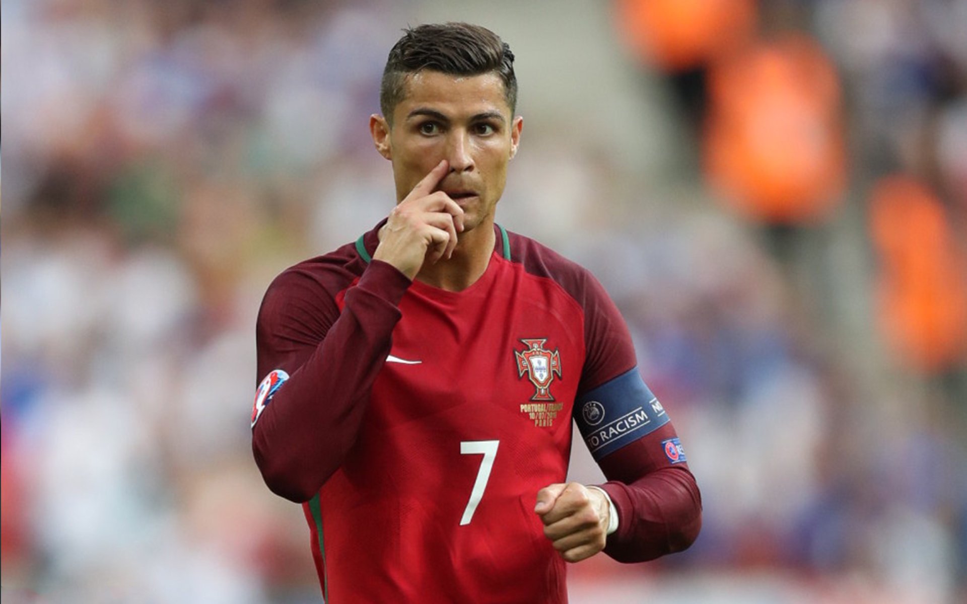 林丹带孩子首次亮相羽毛球馆，林丹儿子打羽毛球吗